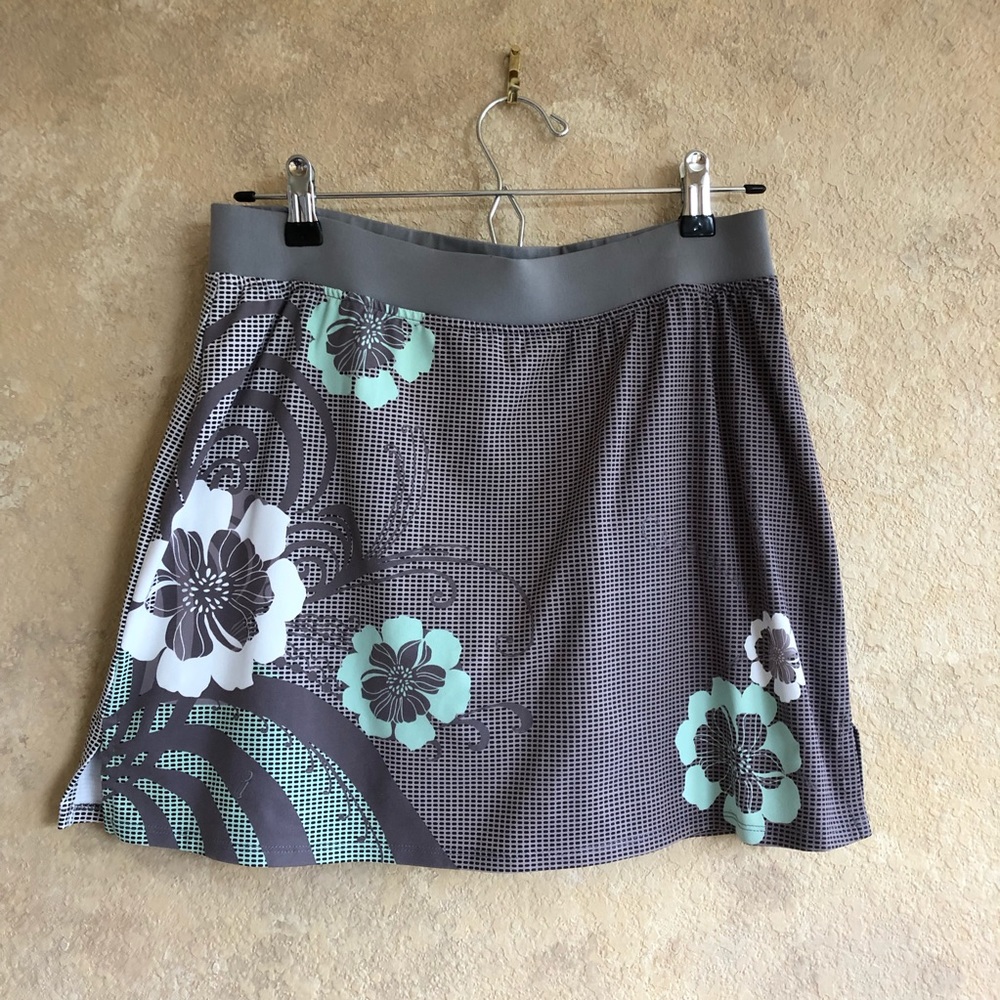 Tail tennis or golf skort